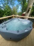 Windsong yurt, in the treetops, hottub on the top deck, pet friendly, stargazing