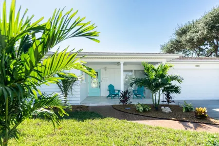 Villa Aqua Azzurra. Pool Heater. Kids Welcome Отели рядом с достопримечательностью «Irene H. Canova Park»