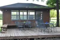 Rut & Strut Ranch - 35 minutes from Mark Twain Lake! Quiet Cabin in the woods