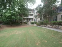 Cozy Condo near Buckhead and Mercedes Benz Stadium w/ Free Parking