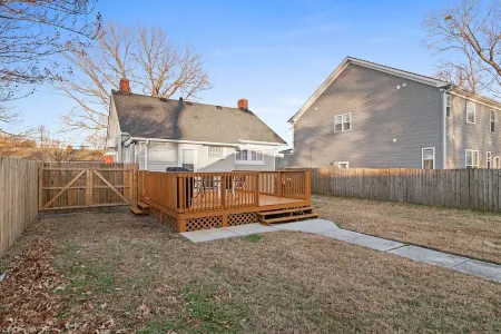 Charming 2 bed 1 bath near Langley Air Force Base