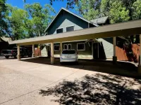 Lovely Downtown Condo, Walk to Historic Downtown!