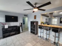 Cozy 2-bedroom House in the heart of Mesa with AC, WiFi and Plenty Parking