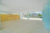 Oceanfront PARADISE w Heated pool, 55’ dock, ocean view & bathroom in every room