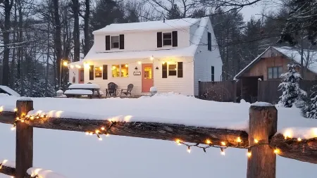 The Gatehouse - Kennebunk Cape near Beach and Kennebunkport Отели в г. Кеннебанк