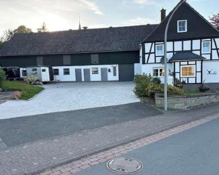 Ferienwohnung Hof Wehlenbach ハレンベルクのホテル