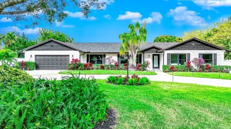 Heated Pool! Private Home+Bikes & Fire Pit! Отели рядом со станцией Delray Beach Tri Rail Station