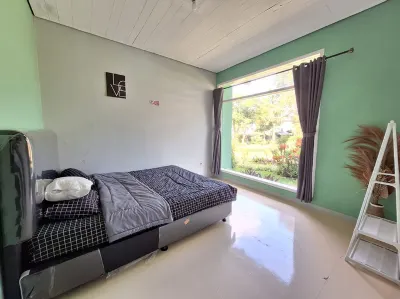 Villa PGV ONVIL 1 by puncak govillas Hotel di Cimacan