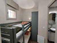 Apartment with terrace and garden view, 8 minutes walk from the beach