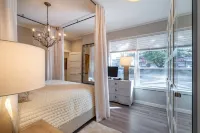 LAKESIDE URBAN INN . . . truly a HIDDEN GEM on the LAKE in Downtown Tualatin!!! Các khách sạn ở 