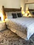 Lionshead Village Gem-Dog Friendly-Views and Charm! Low Rates! Pool Hot Tubs! Hotels in 