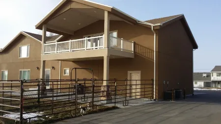 Newer 2000 plus sq ft Apartment Bring your Pets and Toys