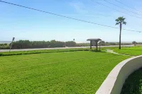 King bed ,oversized parking, ocean views monthly discounts