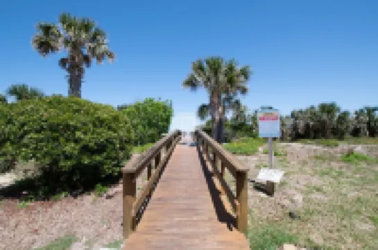 Direct Ocean View! 2 bed/2 bath beach retreat