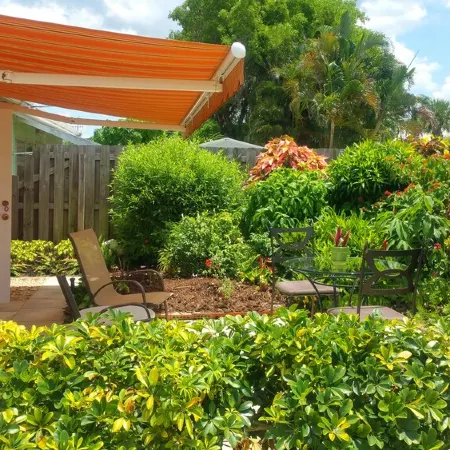 2 Bedroom 1,079 sf Cottage. Dock. Full Kitchen, WI-FI,HDTV, Parking & Pets ok.