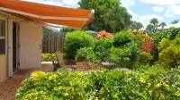 2 Bedroom 1,079 sf Cottage. Dock. Full Kitchen, WI-FI,HDTV, Parking & Pets ok.
