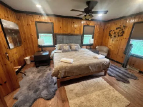 House on Big Sand Lake Hotels in Burnett County