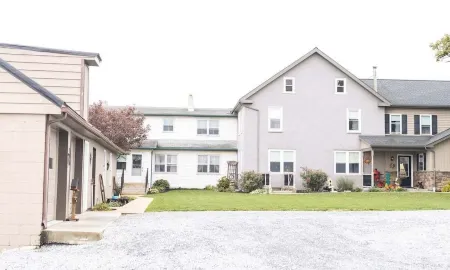 Amish School House & Farm House Apt in Lancaster