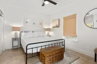 Crystal Beach. Caribbean Dunes. Completely Renovated. Corner Unit. Gulf View.