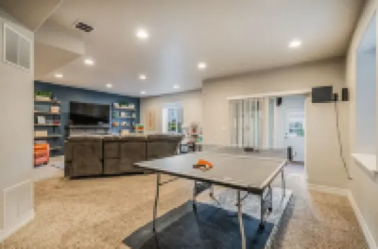 Spacious 5 Bedroom Home With Mountain Views, Heated Pool, & Sunroom!