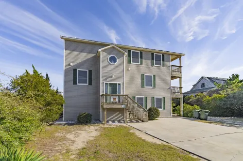 7BR House w/Pool. 250 yrd Walk to Beach and Ocean View in Gallery Row