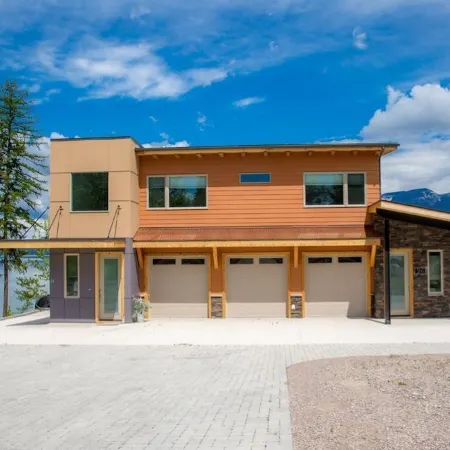 Whitefish Lakefront 3 BR Penthouse, 5 min from downtown, view of Big Mountain