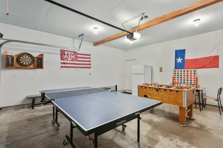 Spirit of Aggieland-💥Voted# 1 Game Day House on Expedia💥Huge Yard-Games-Modern