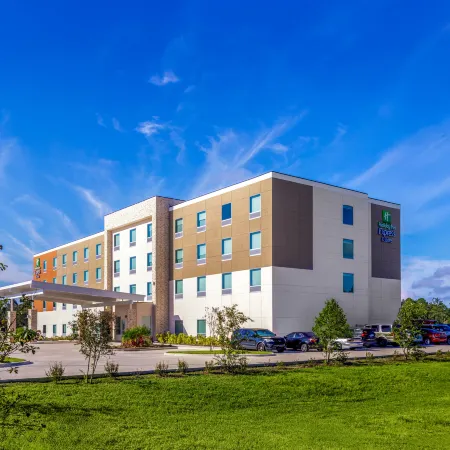 Holiday Inn Express & Suites Jacksonville - Macclenny I-10 by IHG