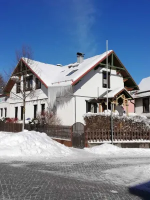 Vacation home "Schlupfwinkel", free parking, fully equipped Hotels in Ilm-Kreis