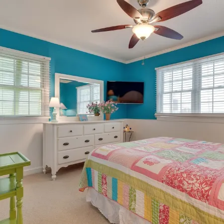 Pet Friendly, Ocean Views, Pool & Hot Tub!