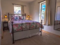 Winter Chalet, pet friendly, shuttle!Last week of ski season!Discounted rates!