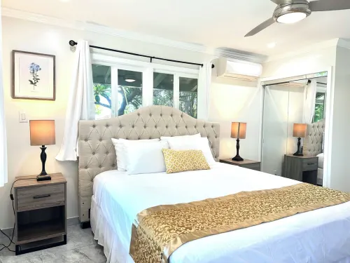 Newly Remodelled 4-bedroom cottage in Amazing Kaanapili with ACs