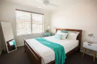 450m to Beach, Shops, Cafes, Restaurants + WIFI/Netflix North Coast Regional Botanic Garden附近的飯店