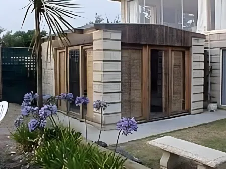 Beachside Apartments Bonbeach Отели в г. Каррум Даунс