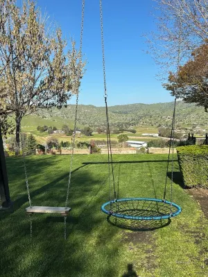 Beautiful pool home in foothills close to Sequoia's- Hotels near Lakes Trail in Sequoia National Park