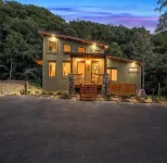 3-Bedroom Chalet w/Indoor Pool, Putt-Putt, Sauna, Hot Tub, Game Room & More!