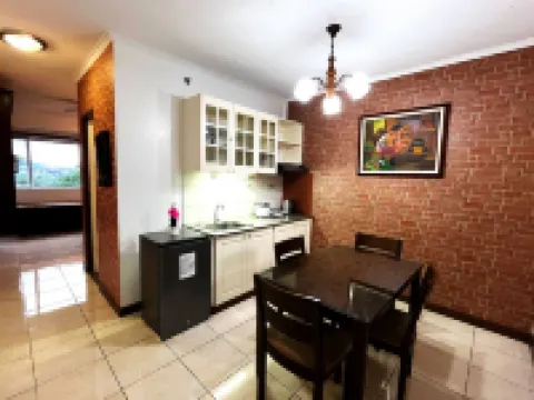 Cozy 1 Br Unit  Condo Near Wright Park, Wifi and Parking