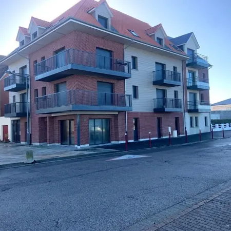 Luxury apartment 100 m from the beach