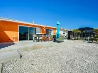 3BR Waterfront townhome Matlacha with hot tub, boat dock WiFi, bikes and kayaks Hotels in Matlacha