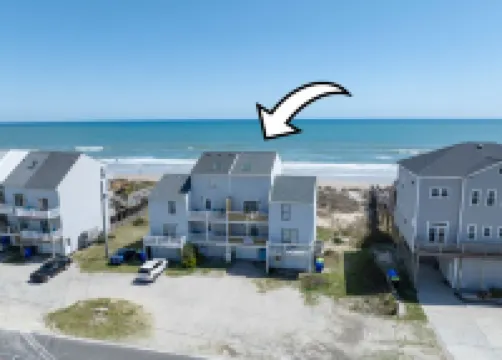 OCEANFRONT ! Family fun steps from the beach!😎🦀 pet friendly, linens included!