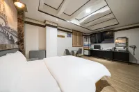 Pochoen the Dream Hotel