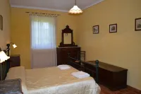 Large Apartment with Shared Swimming Pool in Crete Senesi
