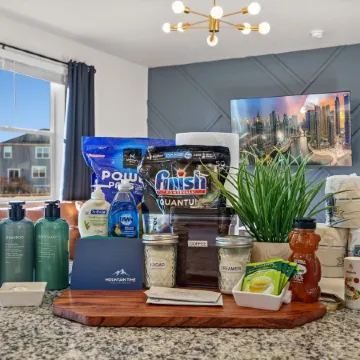 The Chic Guest Retreat in Old Town Near Csu!