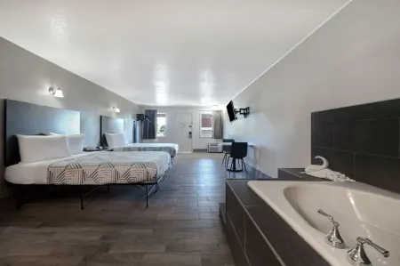 MOTEL 6 Branson West - Silver Dollar City Отели в г. Flat Creek B Township