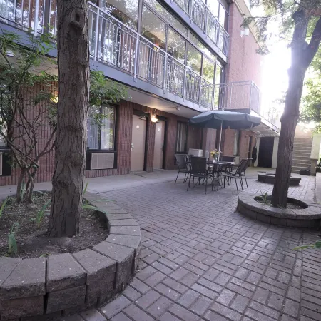 Monte Carlo Inn Toronto West Suites