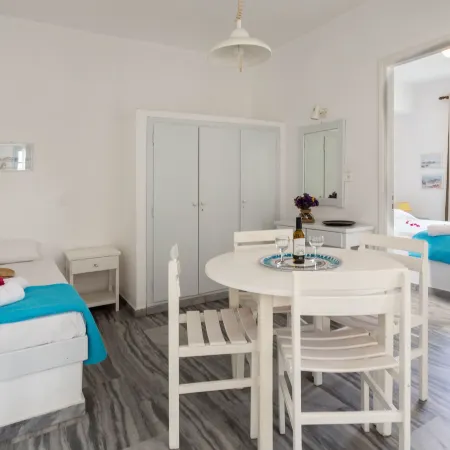 Ragousis Apartments Hôtels à : Paros
