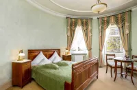 Pałac Paulinum Hotels near Schaffgotsch's Palace