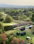 Domaine de l'Enclos Hotels in Cabrières-d'Avignon
