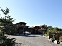 Pacific Rim Retreat Hotels in Ucluelet