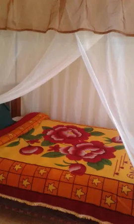 Check Point Guest House Отели в г. Olooloitikosh